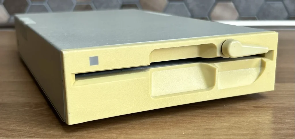  Oceanic OC-118N 5.25-inch Floppy Disk Drive